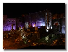 2011 05 08 Rome - Hadrian's market at night